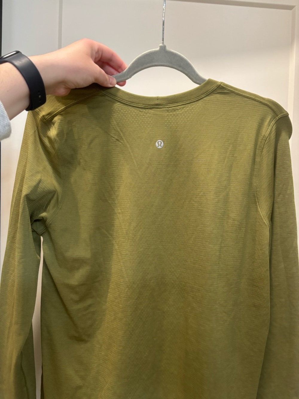 lululemon athletica Women's Long-Sleeve Crew in Olive - Picture 2 of 2